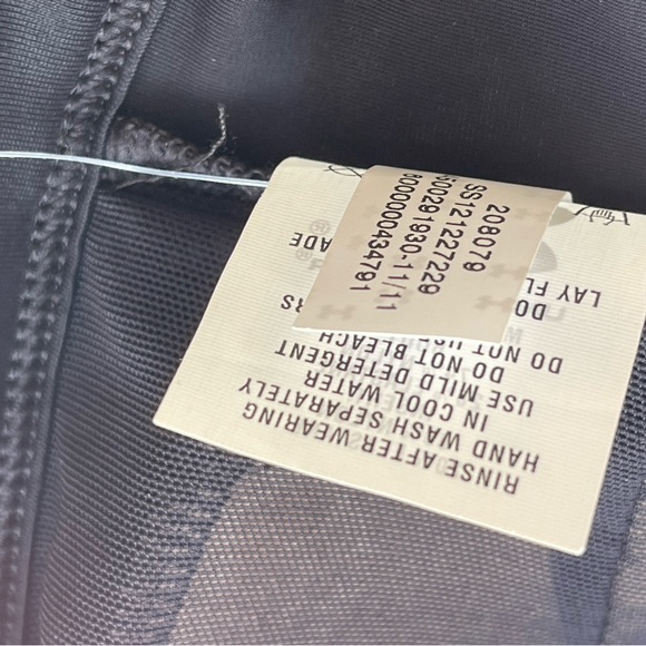 NWT 2 Piece Under Armour Bathing Suit Bikini Swim Set UPF 30 UA Fitted - M Black - Picture 8 of 9